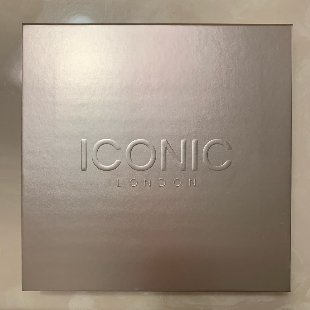 ICONIC LONDON day to slay eyeshadow palette *NEW* - Picture 2 of 3